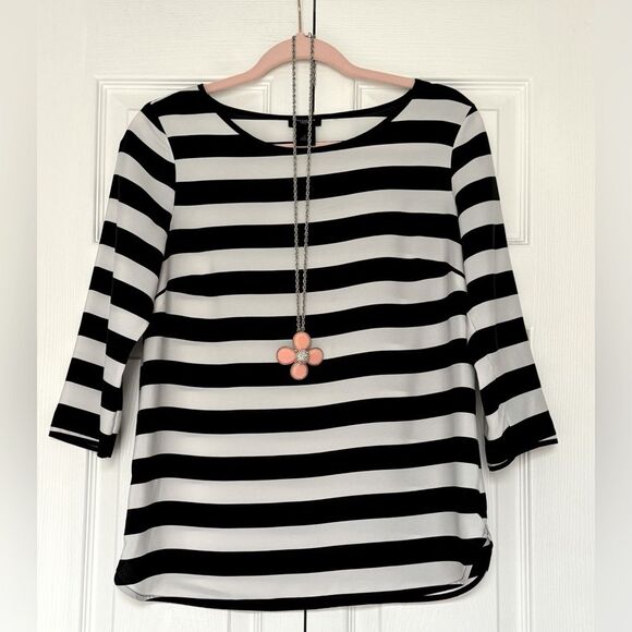 Timeless! Ann Taylor Petite black & white striped top! - Picture 4 of 8